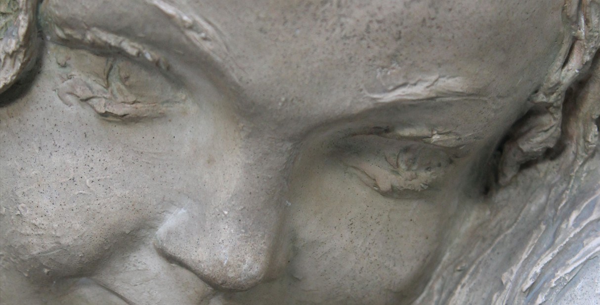 particolare statua "Laura e Marco"AC